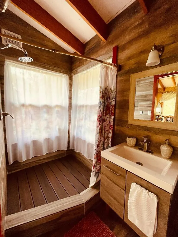 Volcano Eco Cabin & Eco Lodge